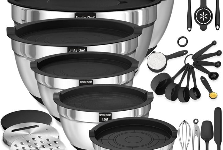 Umite Chef Mixing Bowls with Airtight Lids, 26Pcs Stainless Steel Bowls Set, 3 Grater Attachments & Black Non-Slip Bottoms Size 7, 4, 2.5, 2.0,1.5, 1QT, Great for Mixing & Serving